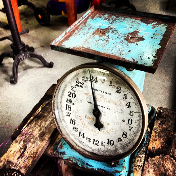 Antique_Kitchen_scale__Finally_found_one_for_the_right_price_